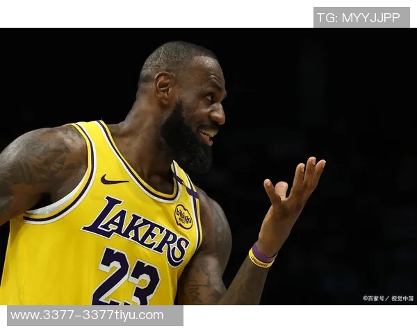 詹姆斯在防守端的组织能力出色但轮转时机偶尔迟缓