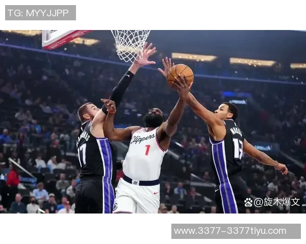 锡安复出表现抢眼半场8投4中罚球3中4轻松拿下11分