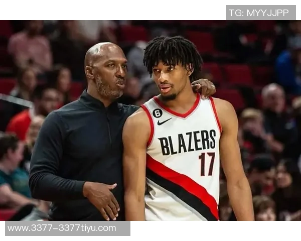 谢顿夏普表现抢眼25投10中助球队赢得关键胜利