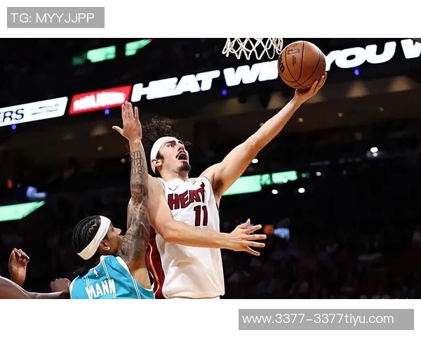 热火记者报道哈克斯左脚踝扭伤球队明日将决定他的出战状态