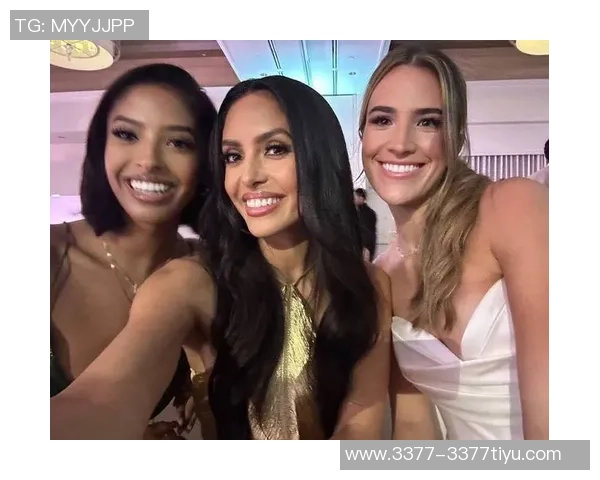 瓦妮莎携子女与坎迪斯帕克共赏道奇队晋级世界大赛精彩瞬间 瓦妮莎携子女与坎迪斯帕克共赏道奇队晋级世界大赛精彩瞬间